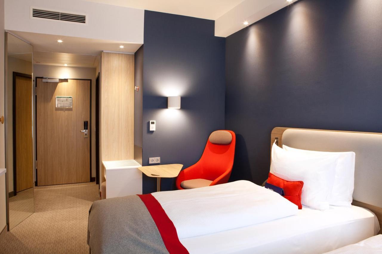 Express - By Ihg